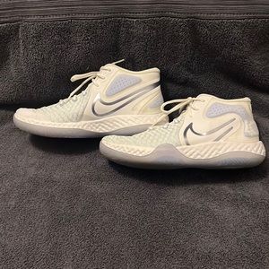 Nike KD Trey V iii size 10